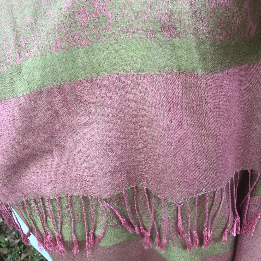 Reversable Shawl - Picture 5 of 7